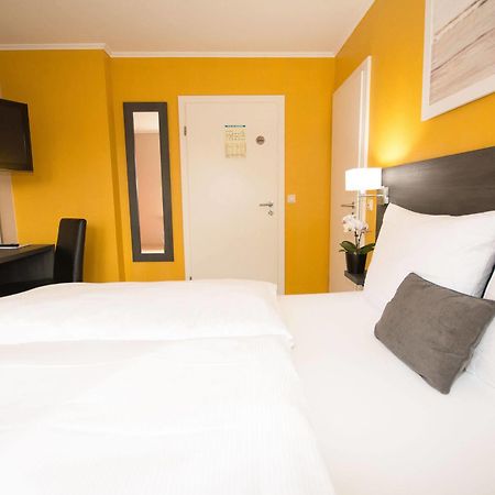 Bivius Hotel Restaurant Luxembourg Strassen Esterno foto