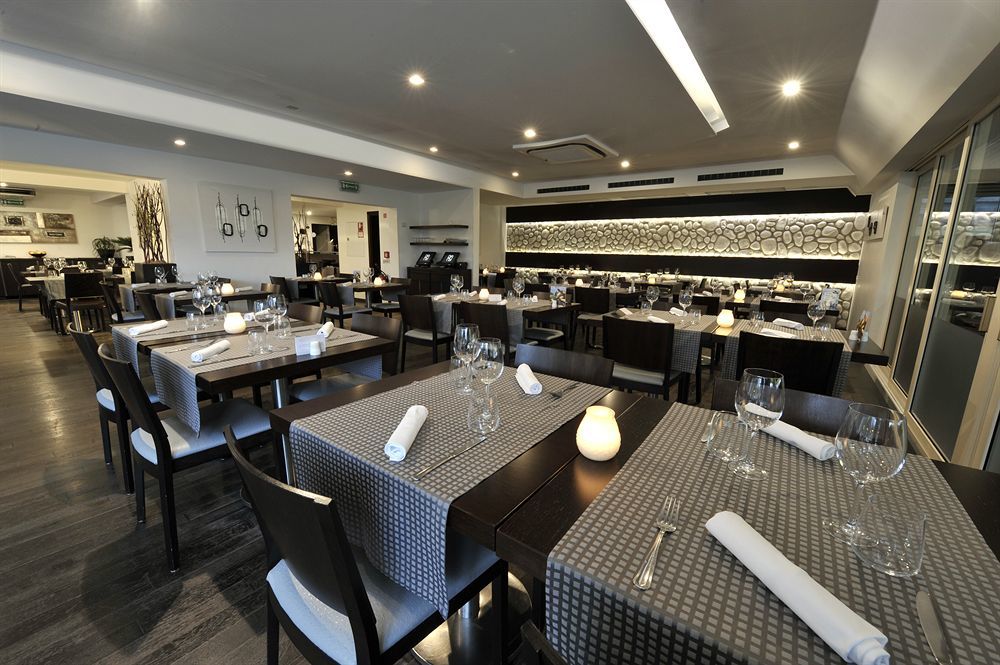 Bivius Hotel Restaurant Luxembourg Strassen Esterno foto