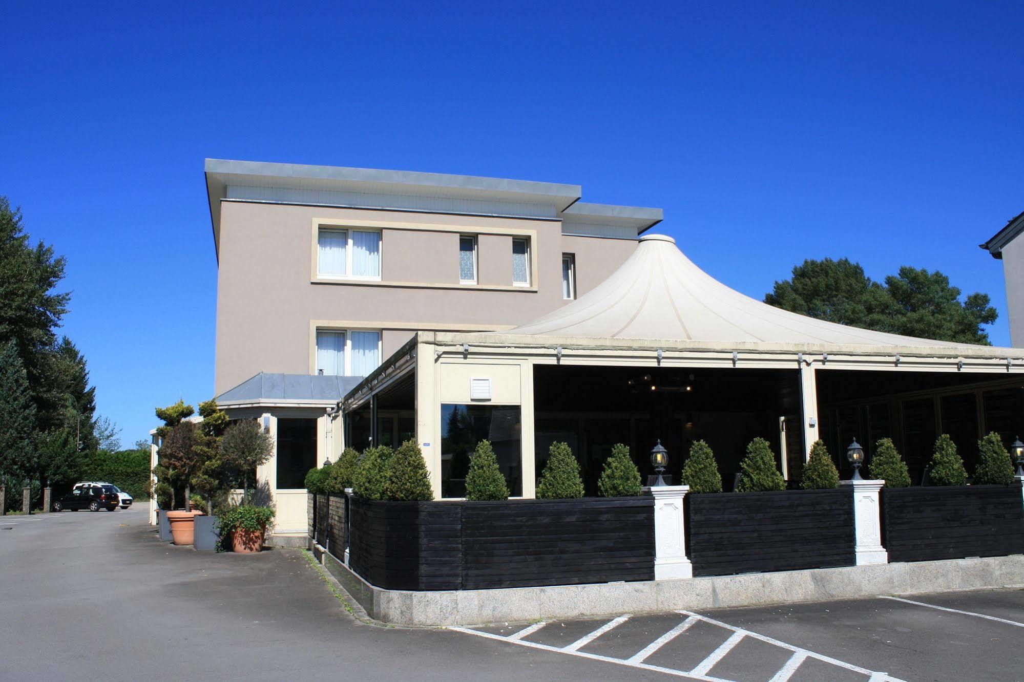 Bivius Hotel Restaurant Luxembourg Strassen Esterno foto