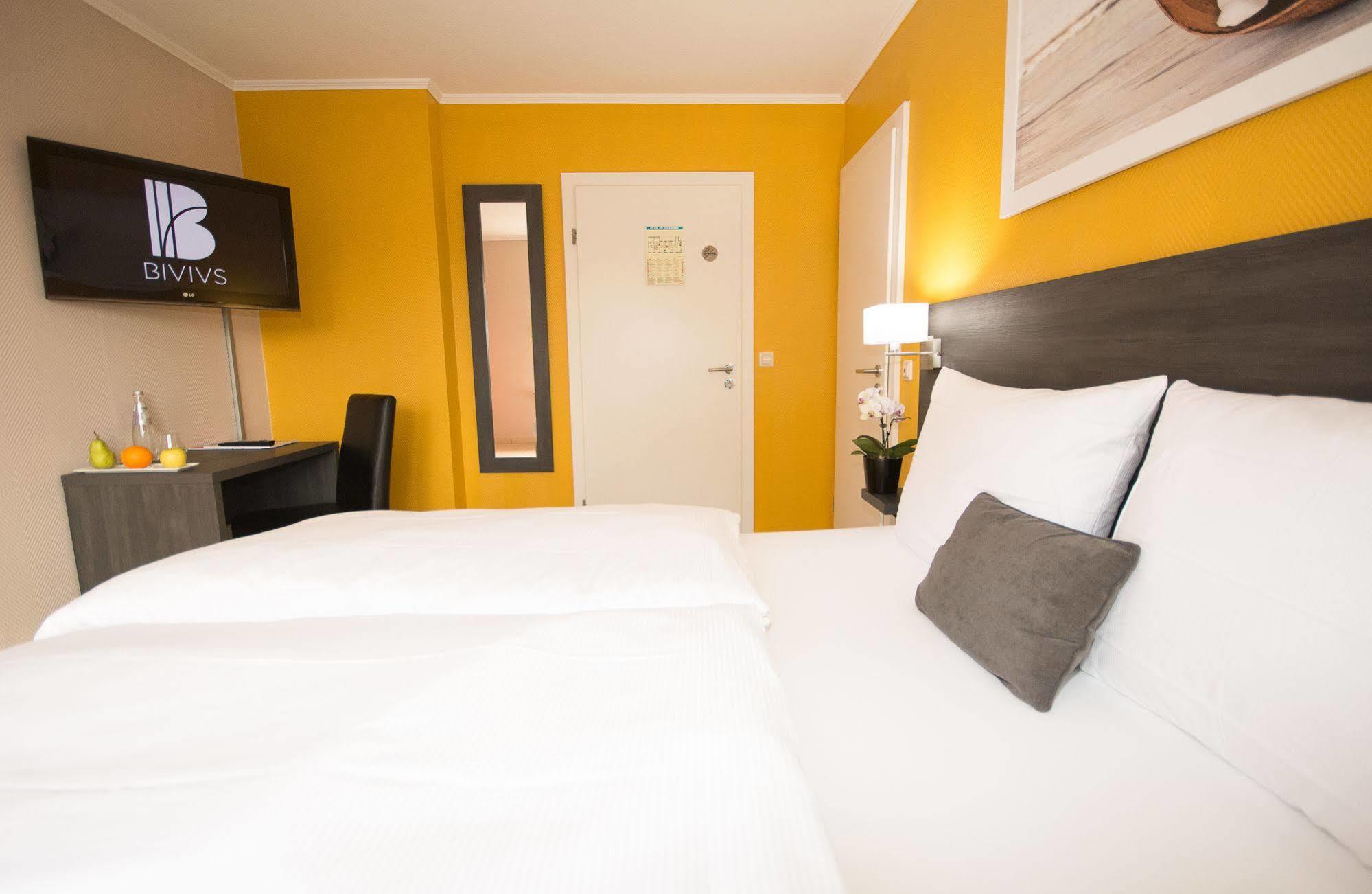 Bivius Hotel Restaurant Luxembourg Strassen Esterno foto