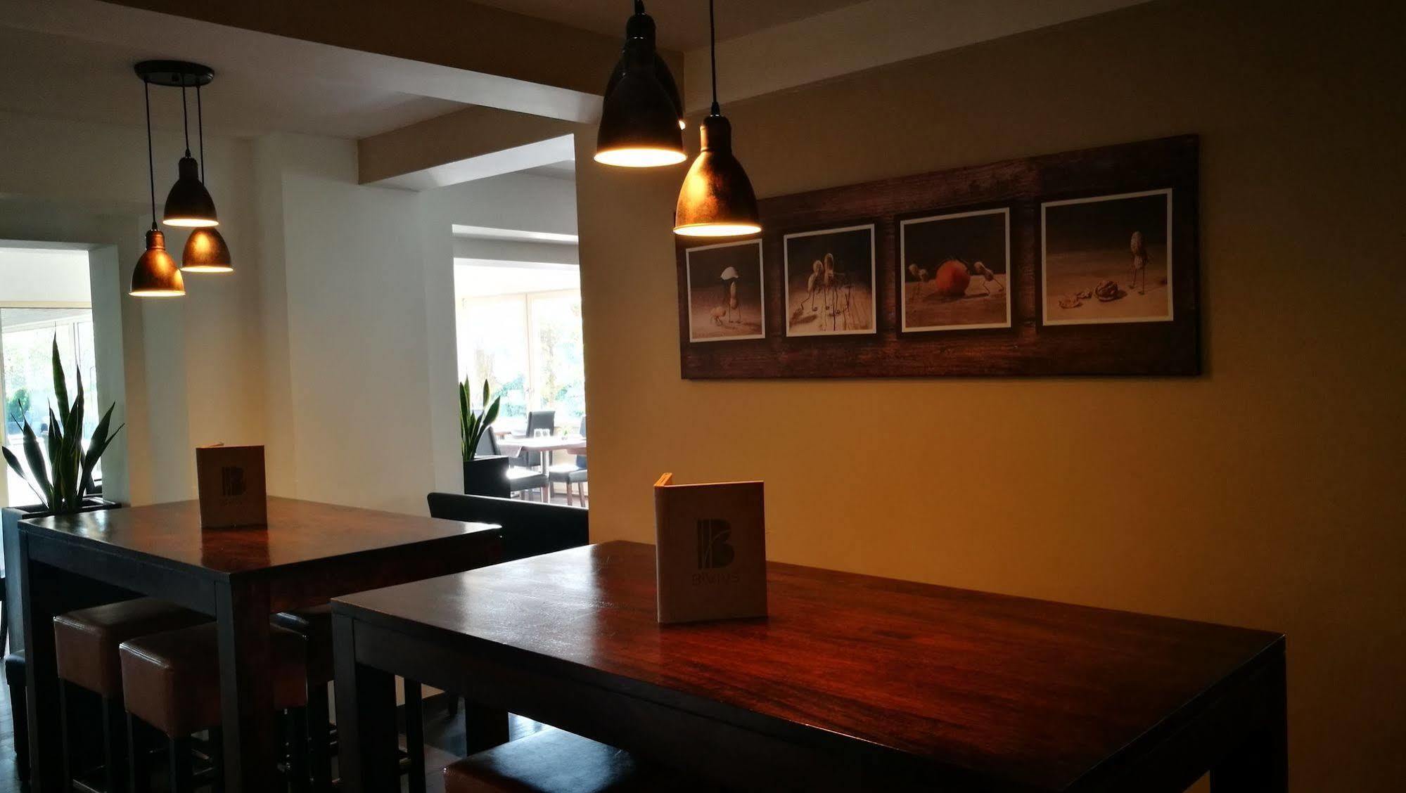 Bivius Hotel Restaurant Luxembourg Strassen Esterno foto