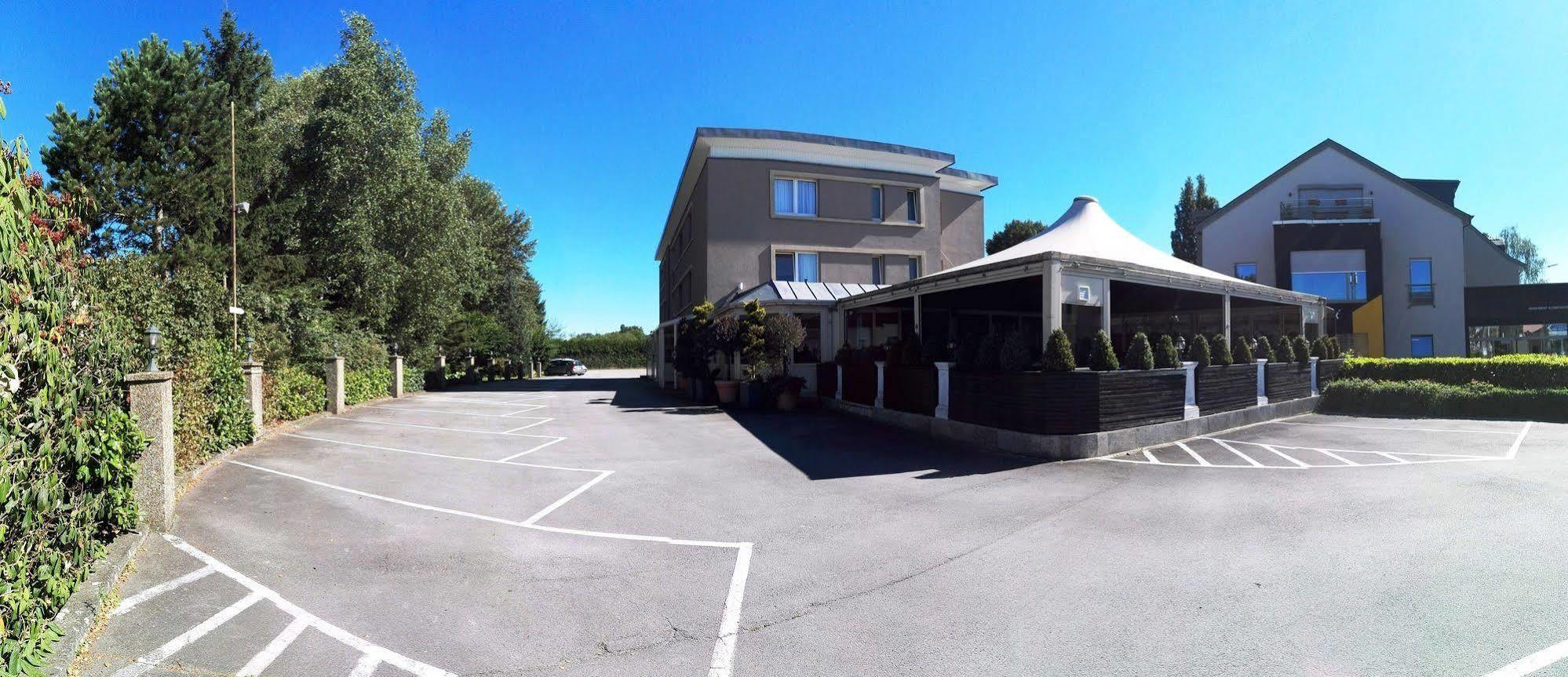 Bivius Hotel Restaurant Luxembourg Strassen Esterno foto